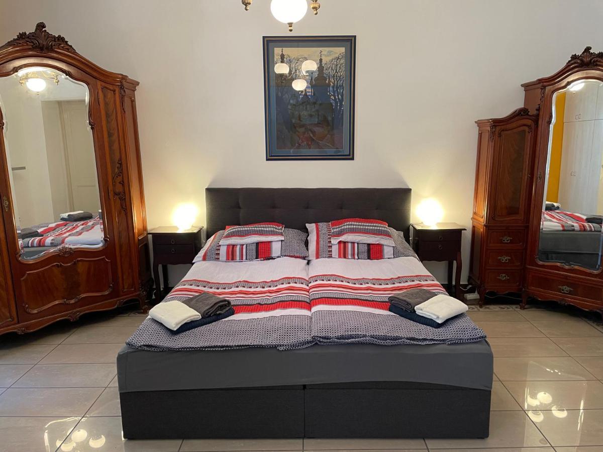 Buda Castle Apartment Budapest Bagian luar foto