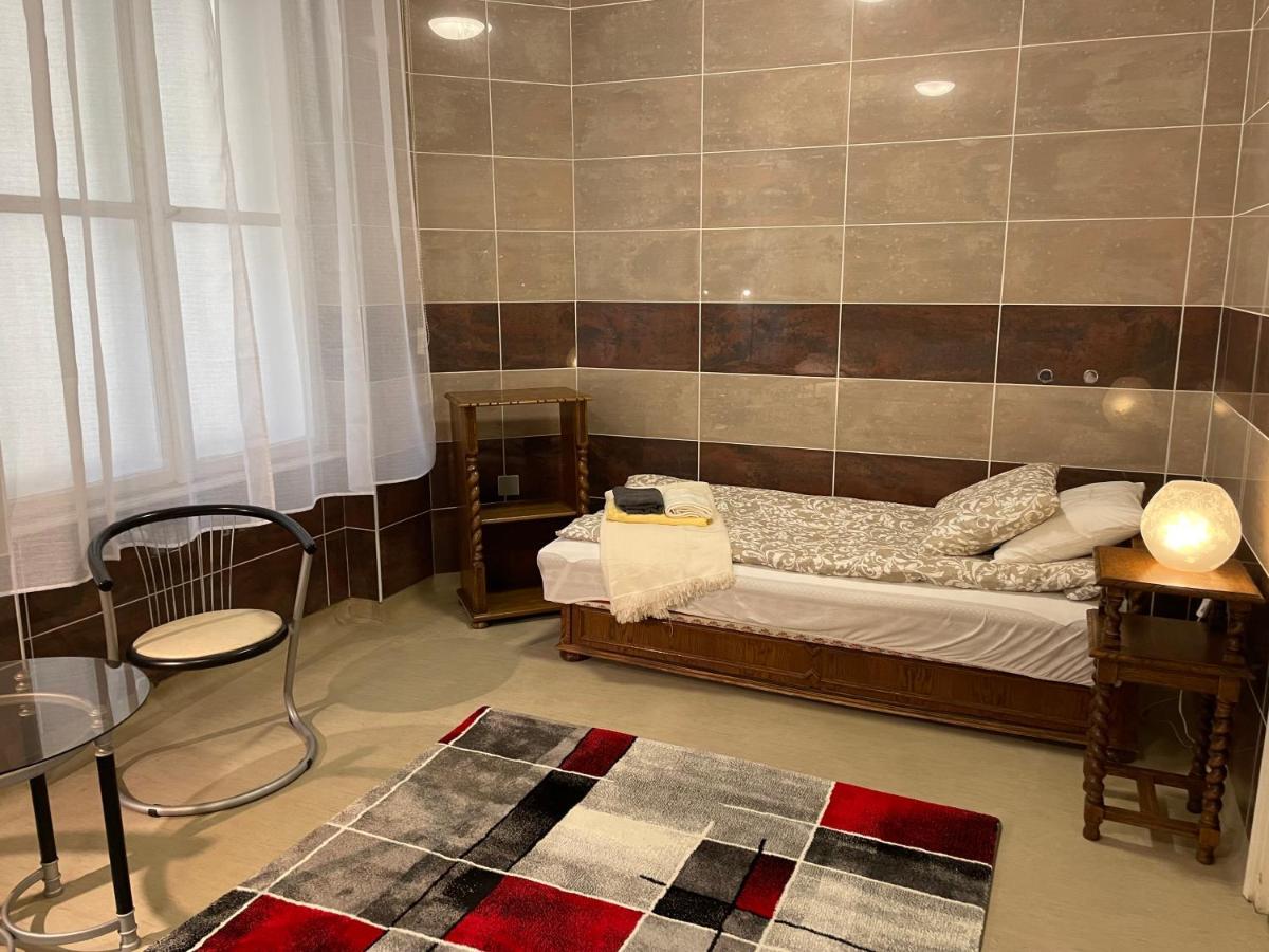 Buda Castle Apartment Budapest Bagian luar foto