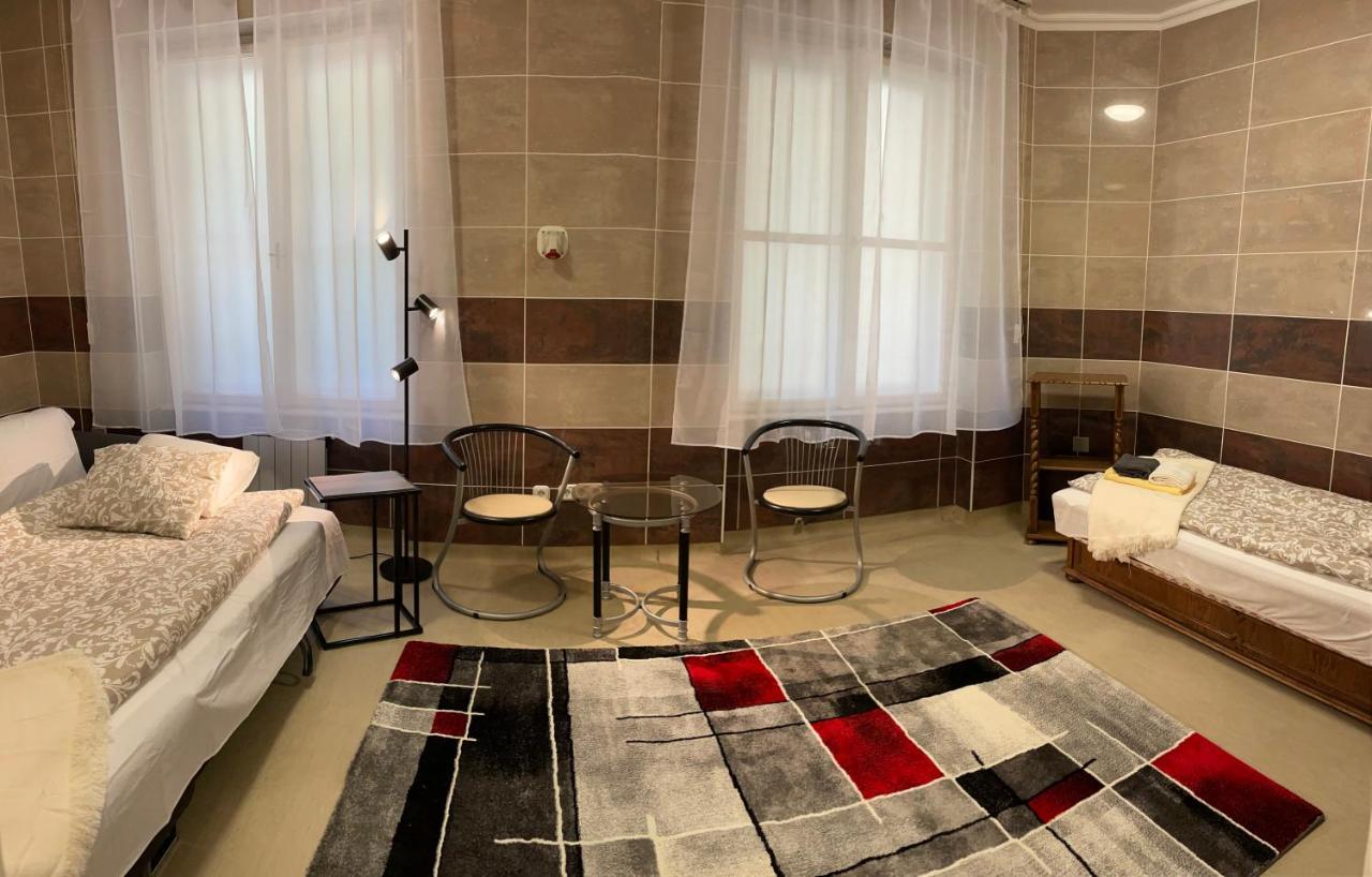 Buda Castle Apartment Budapest Bagian luar foto
